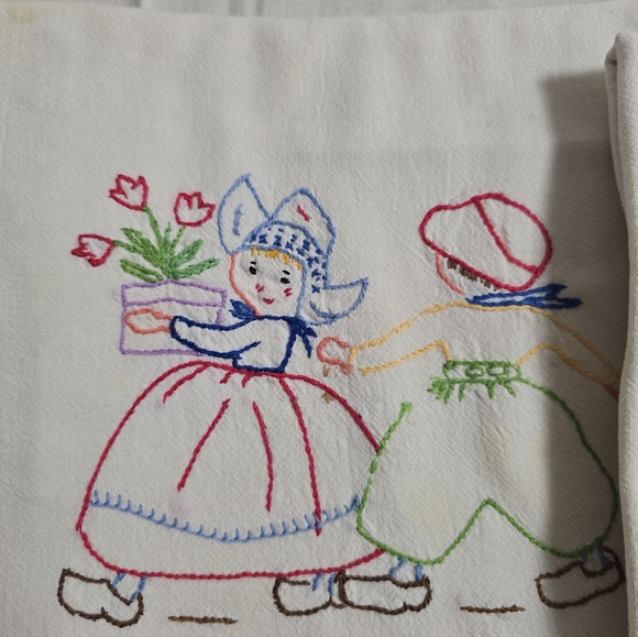 Vintage Linen Towels Embroidered Lot + Apron Handmade Folk Art - Picture 3 of 12